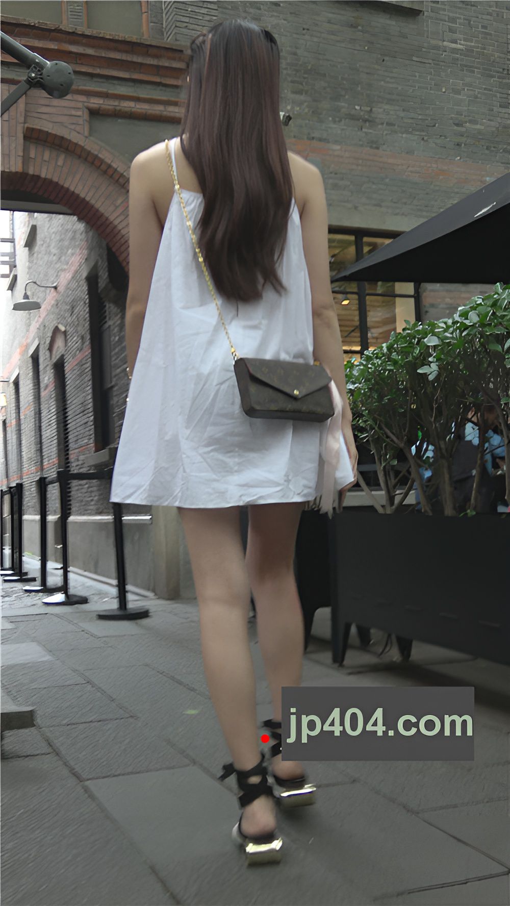 漂亮的清凉白裙小姐姐[1.56G/MP4]