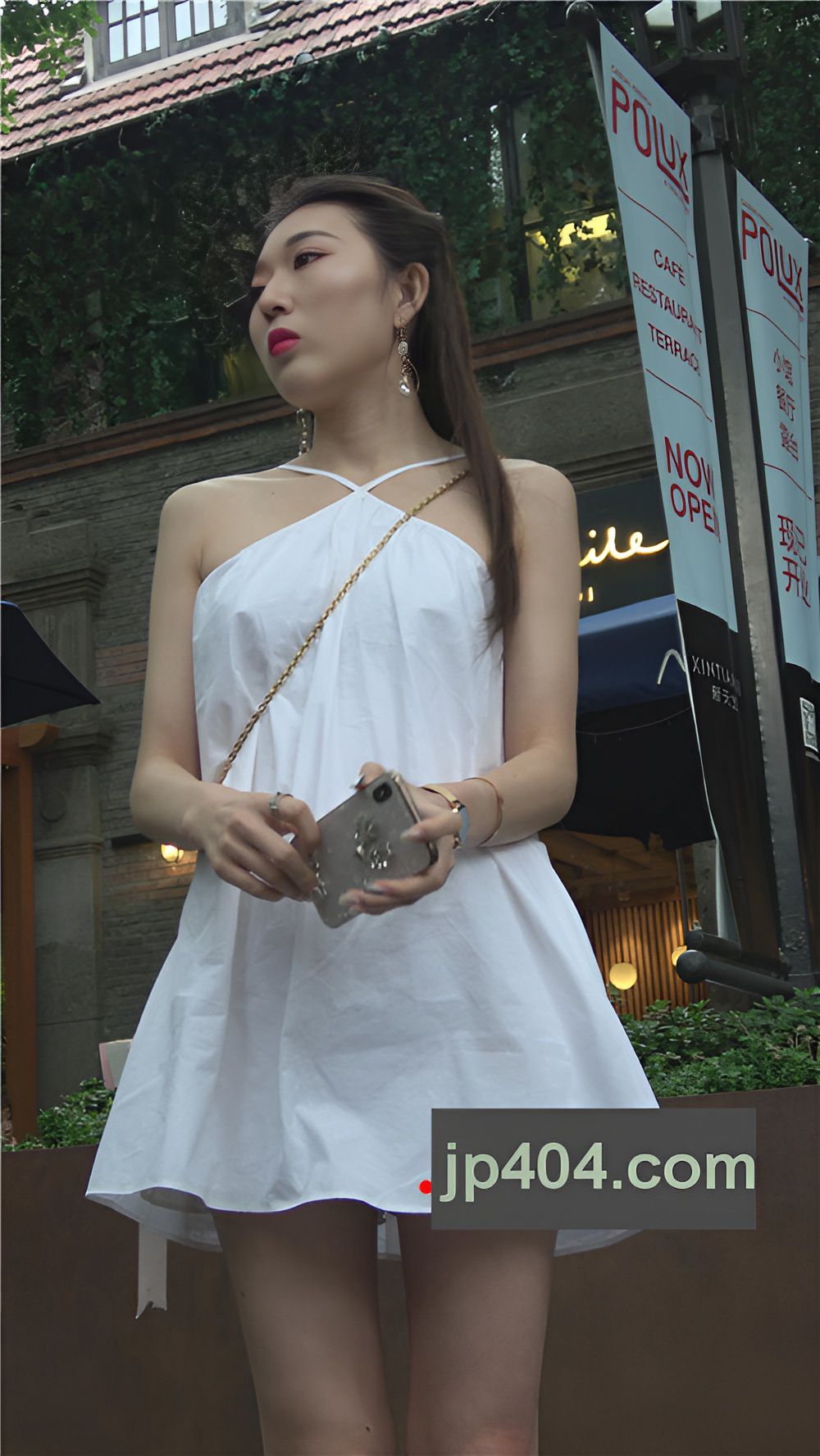 漂亮的清凉白裙小姐姐[1.56G/MP4]