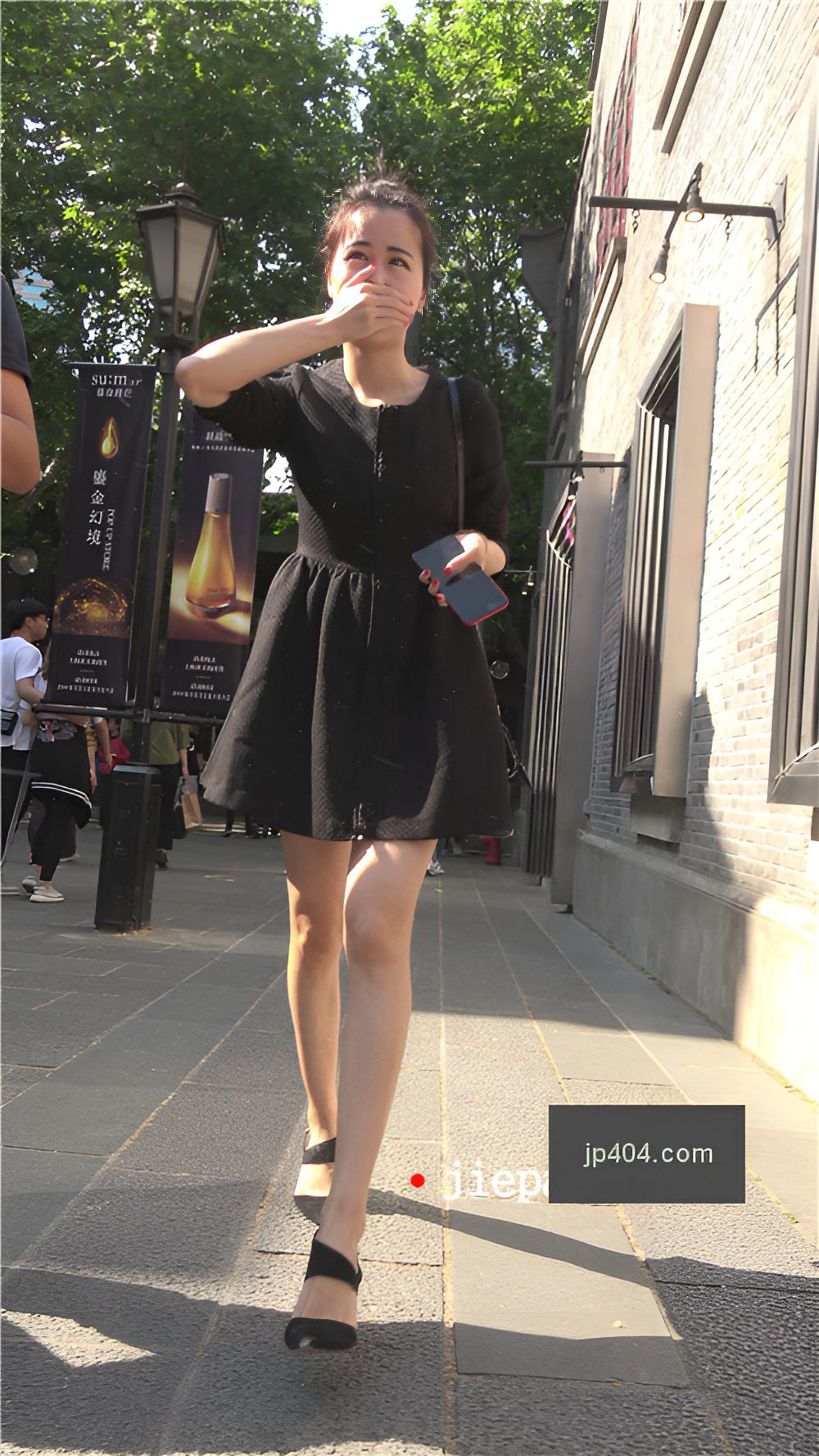 黑色连衣裙小姐姐[1.09G/MP4]