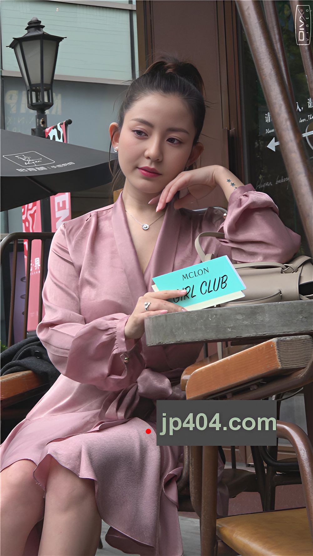 漂亮的粉裙美女小姐姐[1.6G/MP4]