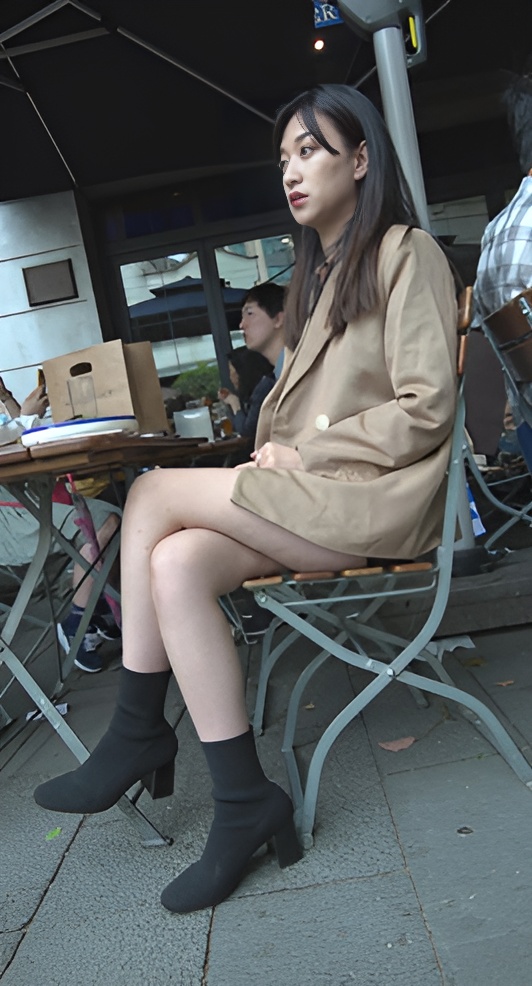 白嫩裸腿美女[644M/MP4]