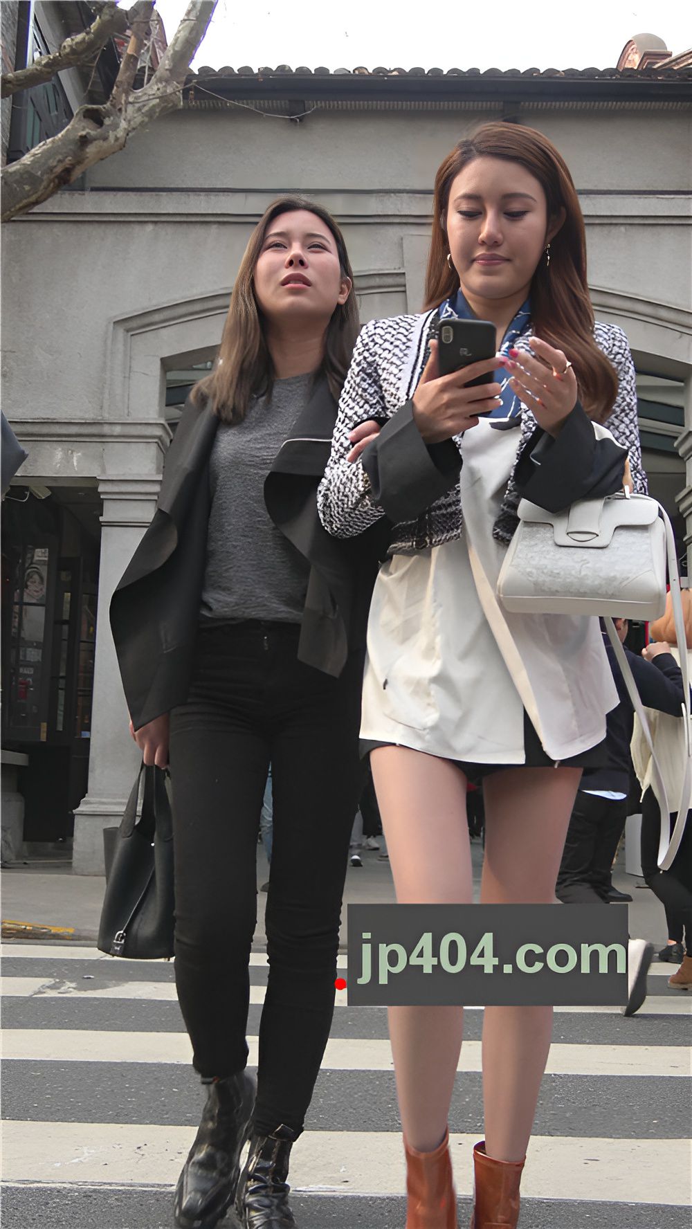 偶遇两个小姐姐[1.59G/MP4]