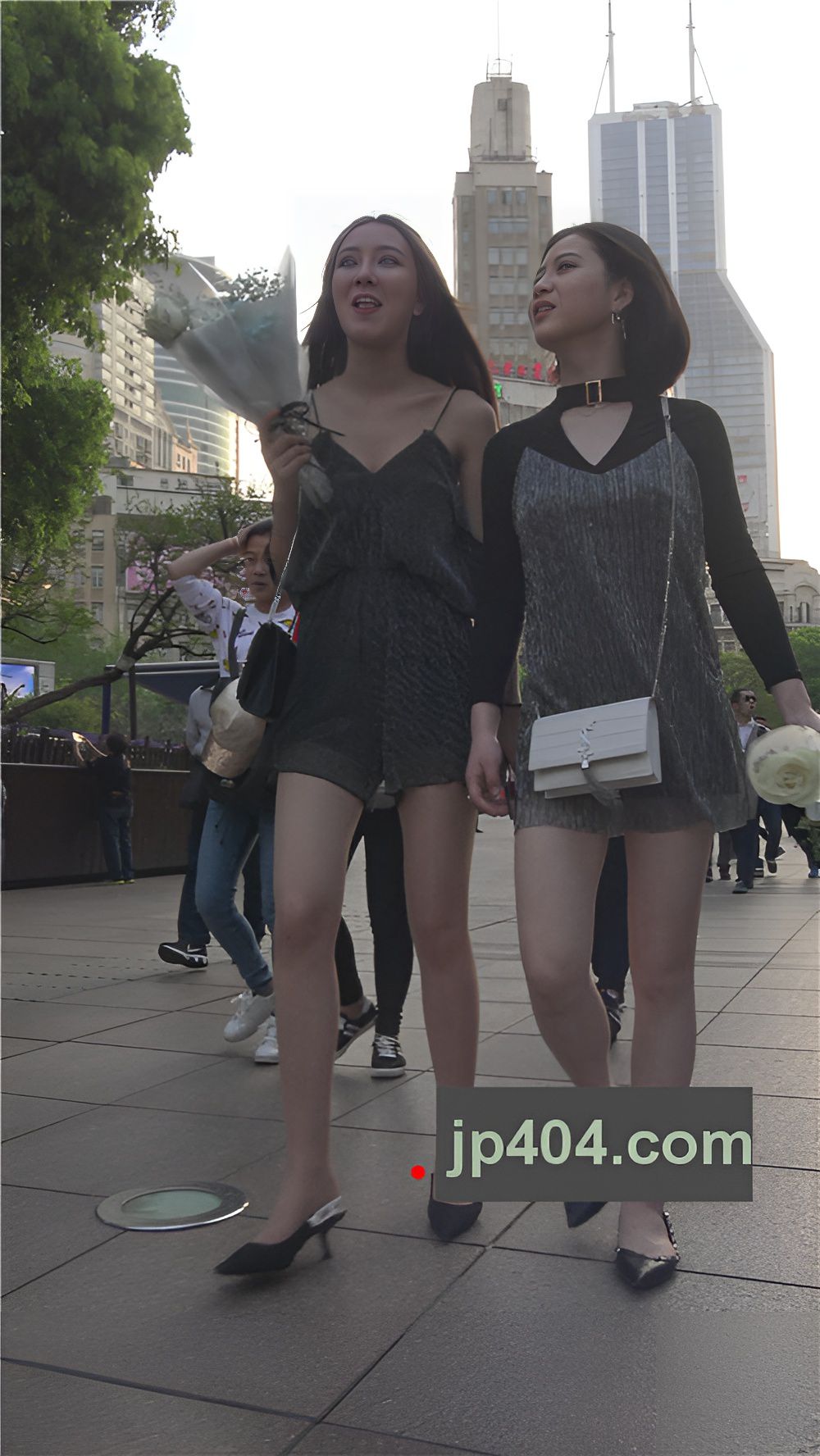 两个漂亮的气质小美女[1.51G/MP4]