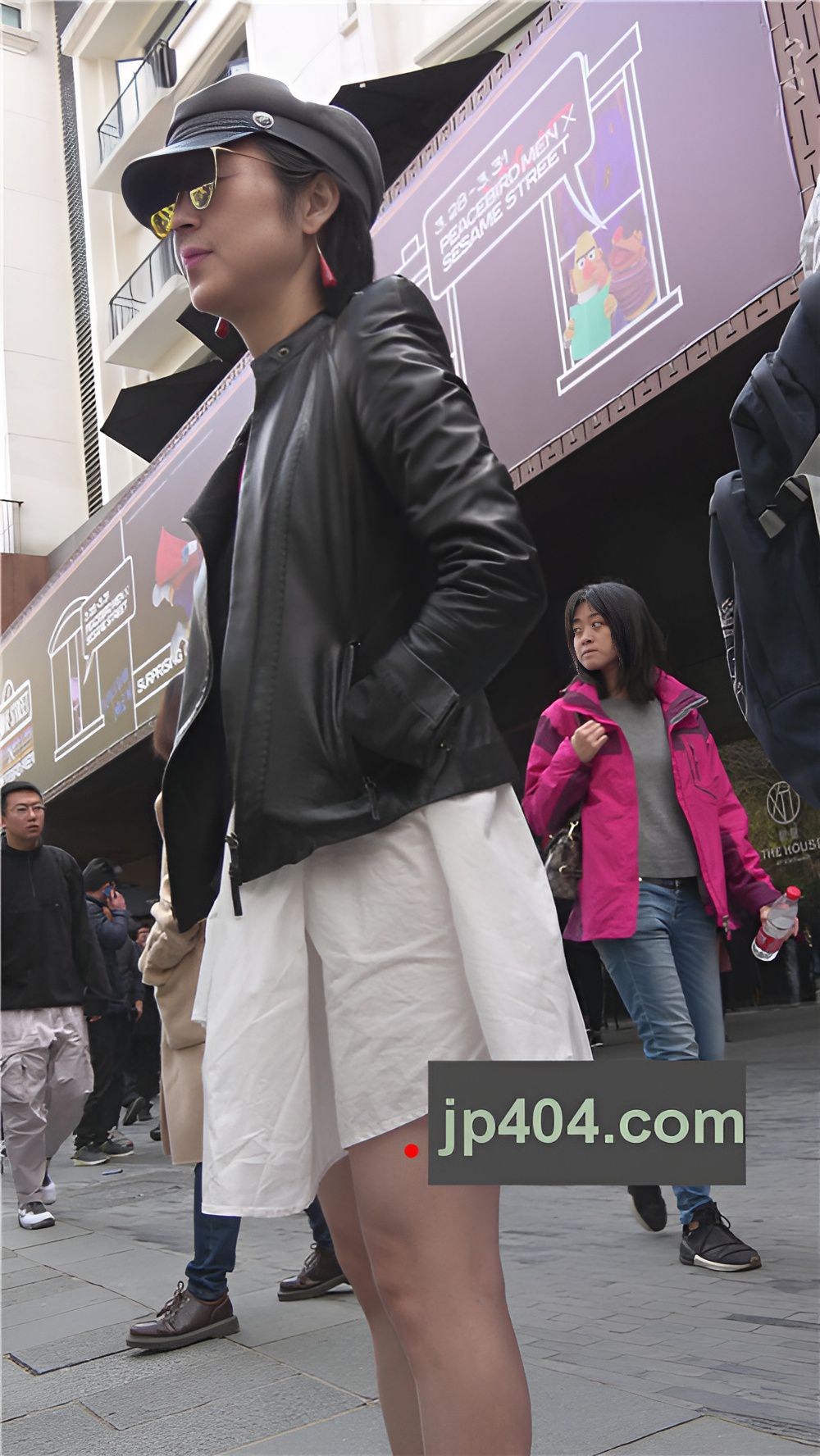 帅气的短发小姐姐[1.23G/MP4]