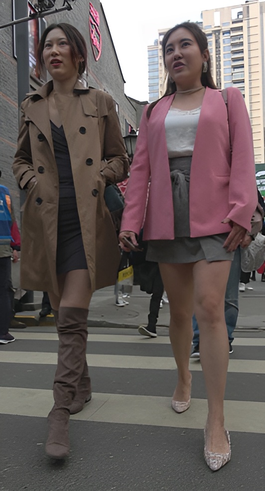 逛街的两个小姐姐[1.49G/MP4]