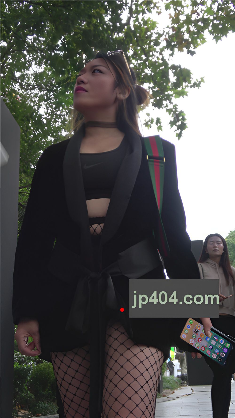 渔网丝袜性感美女[746M/MP4]