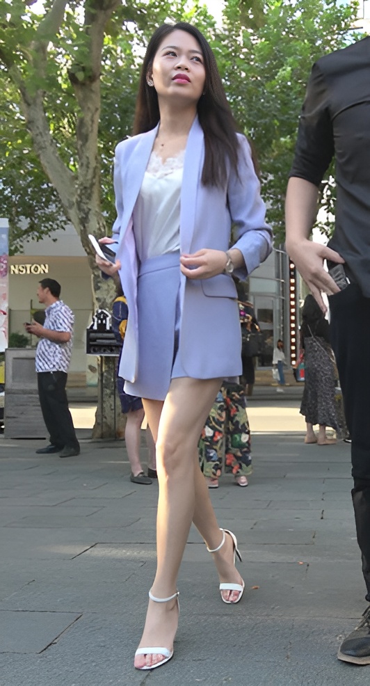 漂亮的气质小姐姐[1.04G/MP4]