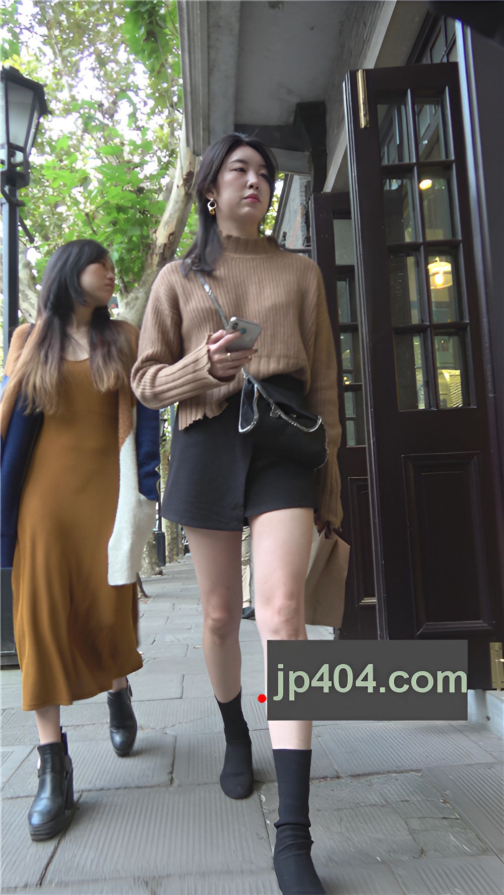 漂亮的黑裙白嫩美女[1.17G/MP4]