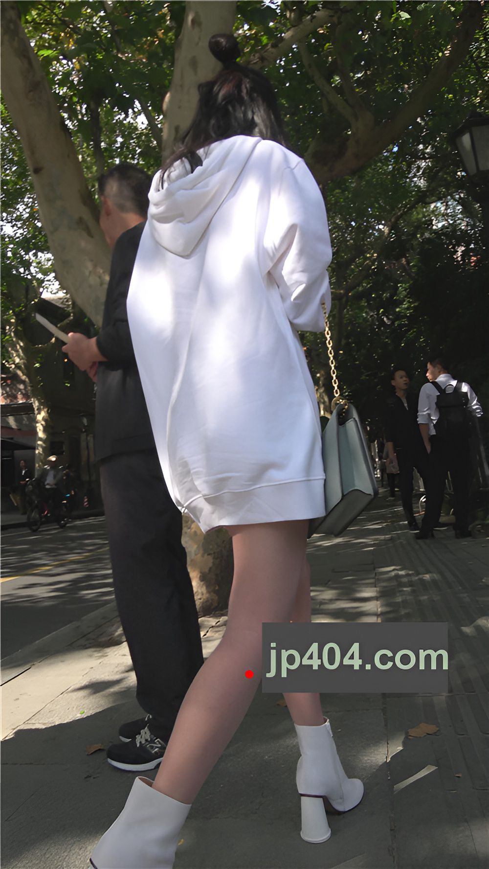 漂亮白衣小美女[1.73G/MP4]