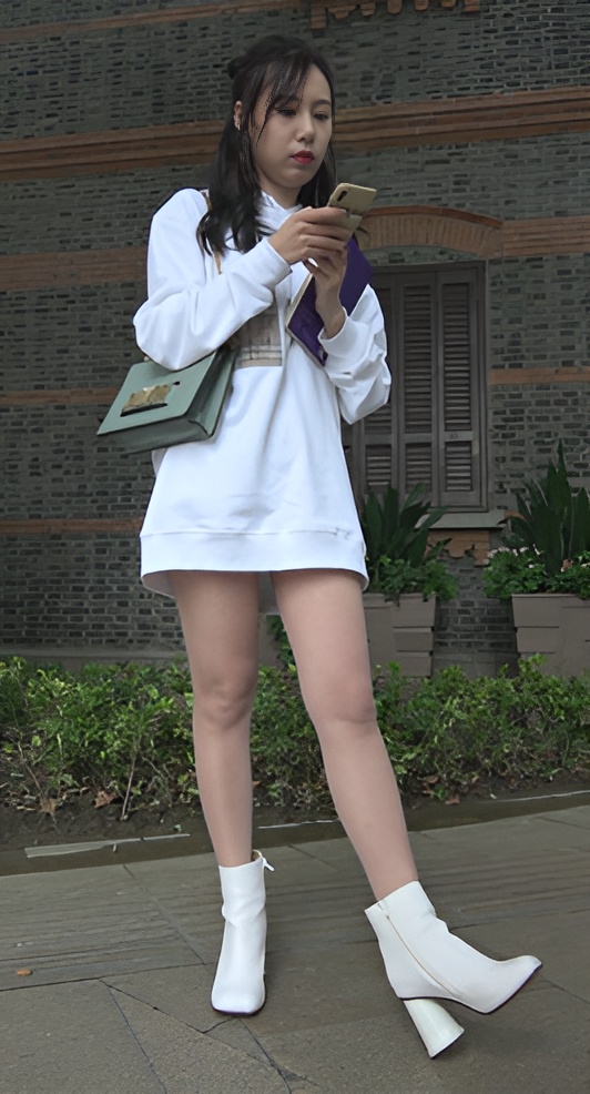 漂亮白衣小美女[1.73G/MP4]