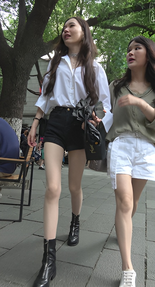 漂亮的长腿白嫩气质美女[363M/MP4]