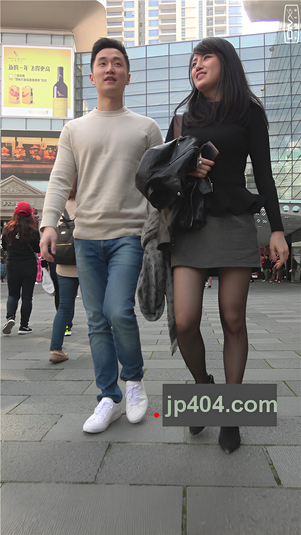 很开心的漂亮黑丝美女[1.54G/MP4]