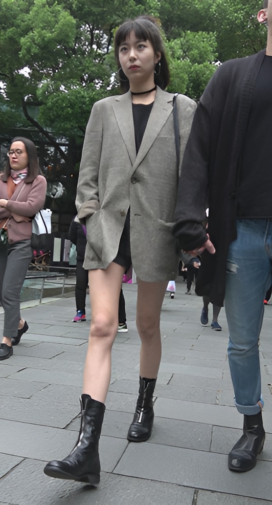 漂亮的长腿白嫩气质美女[1.15G/MP4]