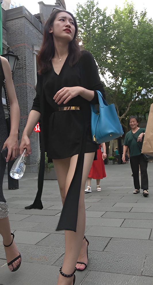 黑裙妹子[1.1G/MP4]