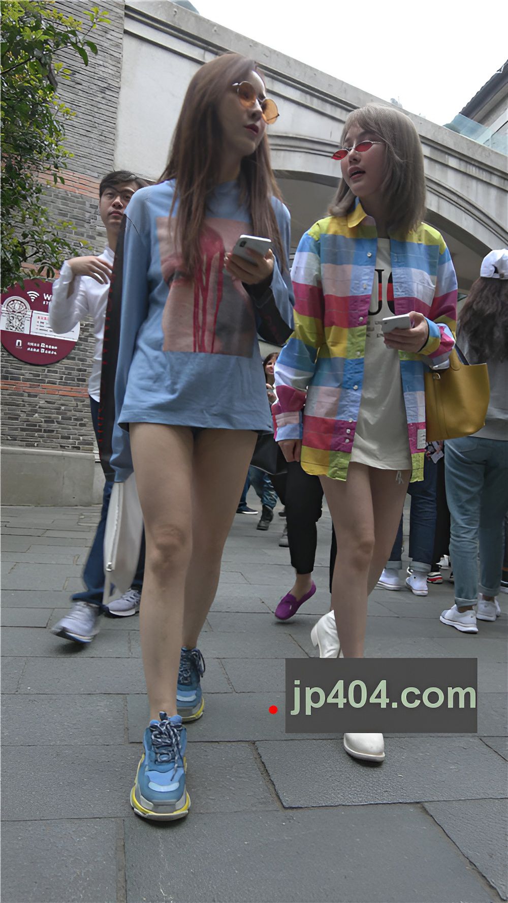 两个漂亮又时尚小姐姐[1.52G/MP4]