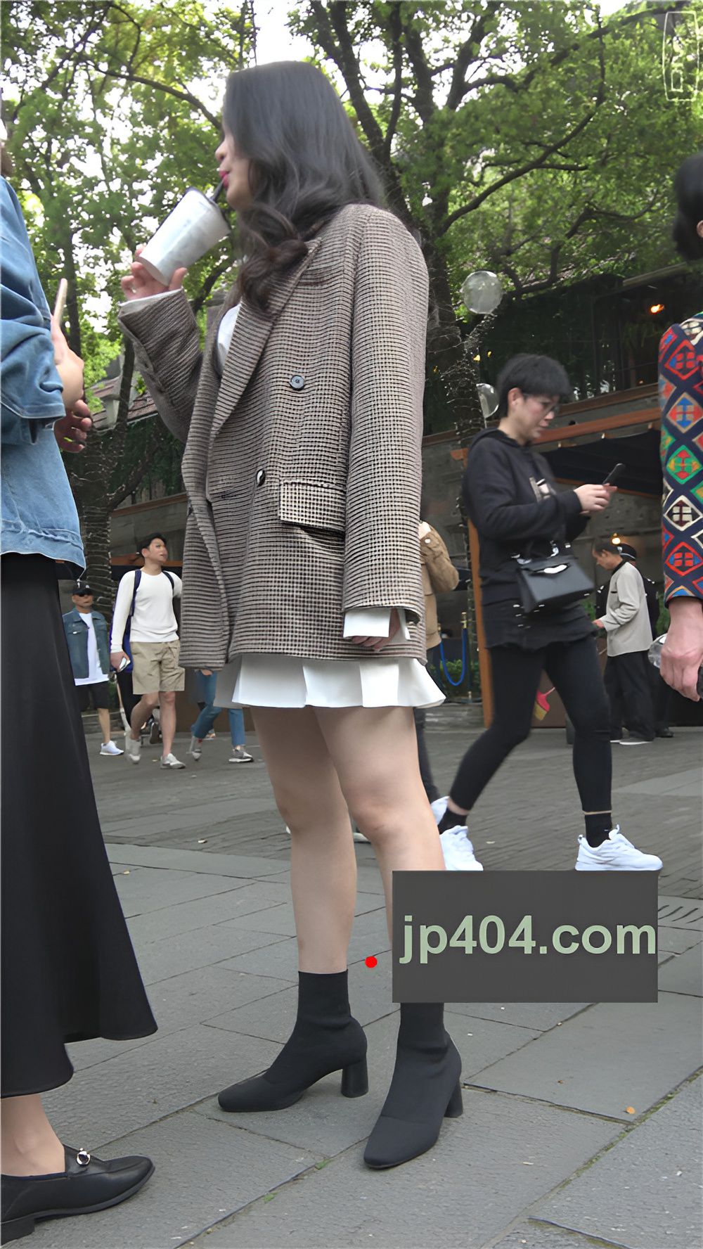 喝着奶茶的小姐姐[1.4G/MP4]