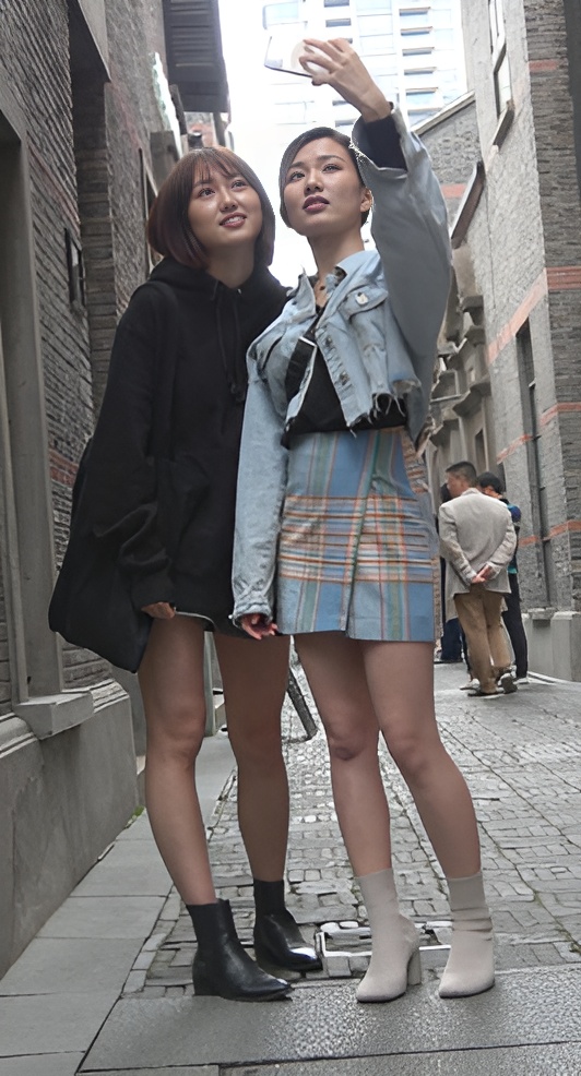 两个漂亮的小姐姐[1.87G/MP4]