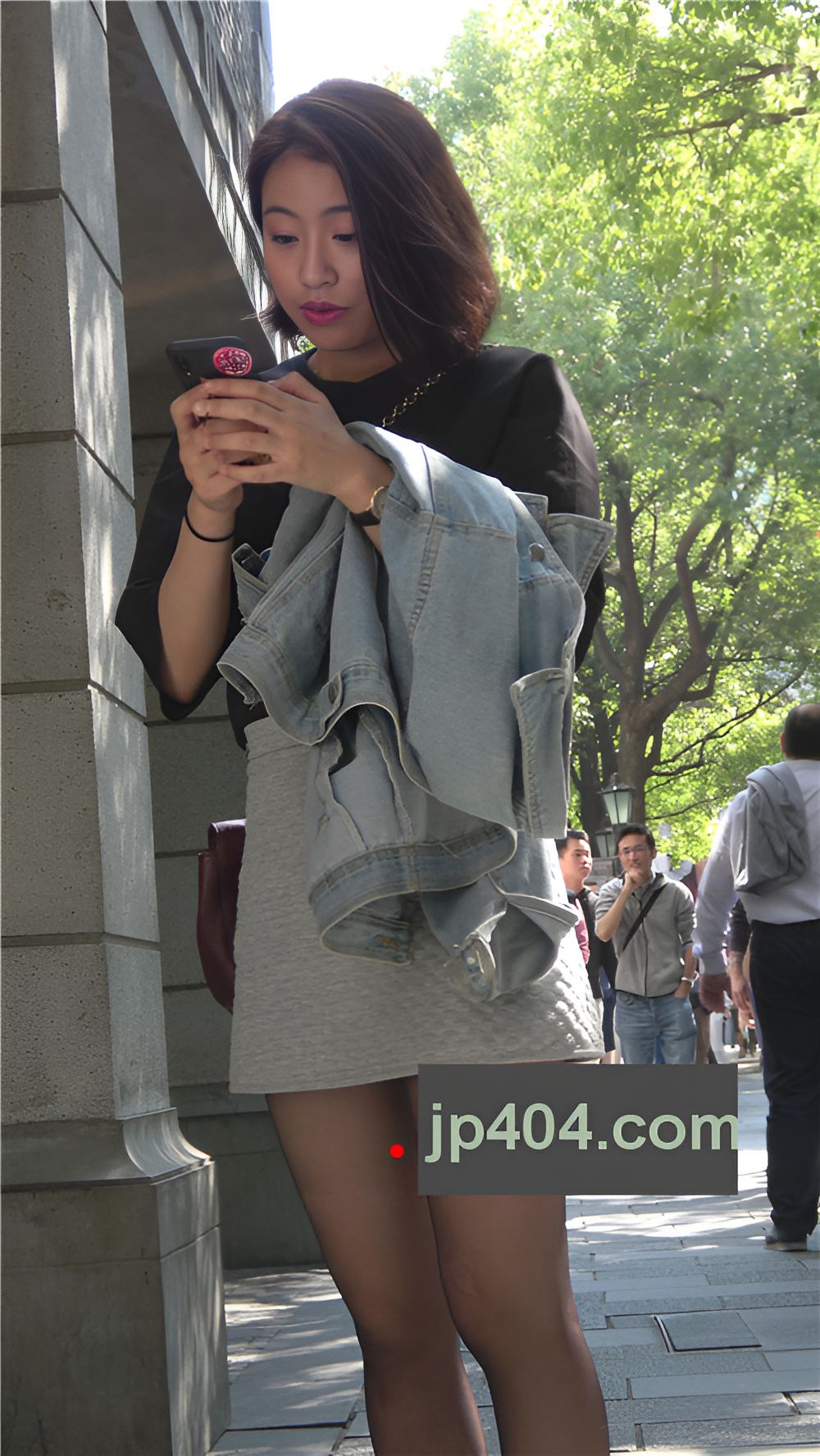 黑丝短发小姐姐[1.37G/MP4]