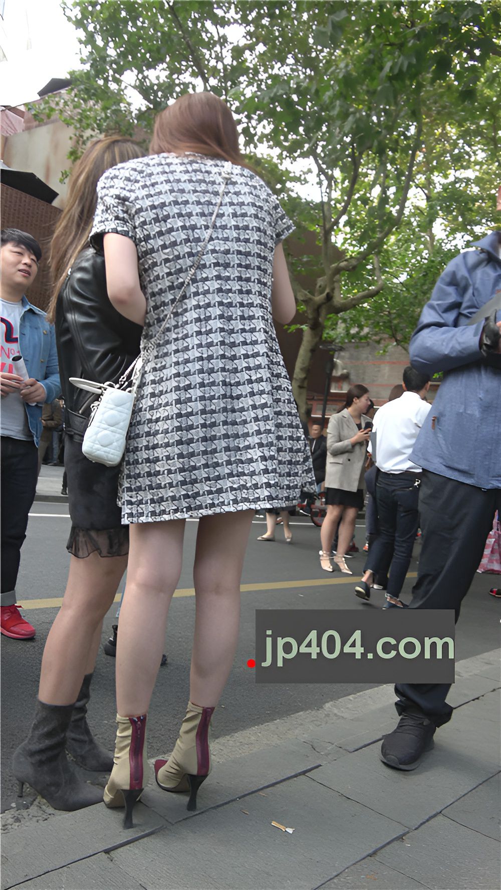 两个漂亮的小姐姐[1.41G/MP4]