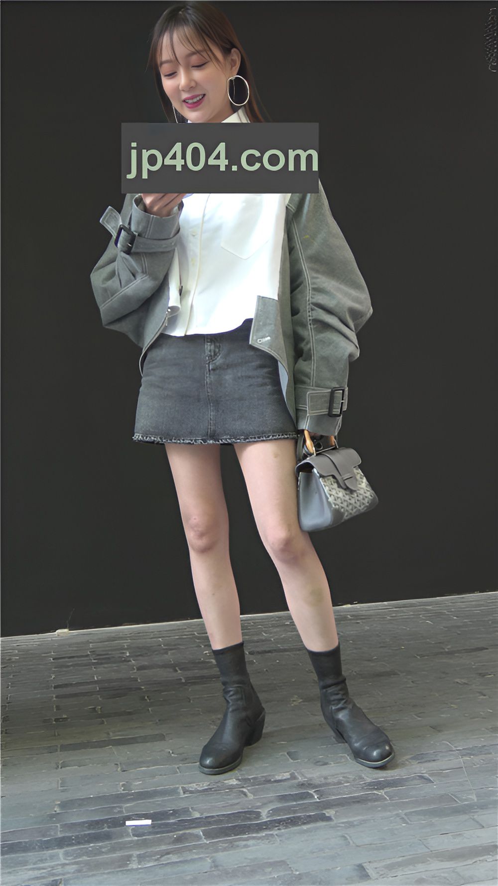 黑靴牛仔裙美女[1.72G/MP4]