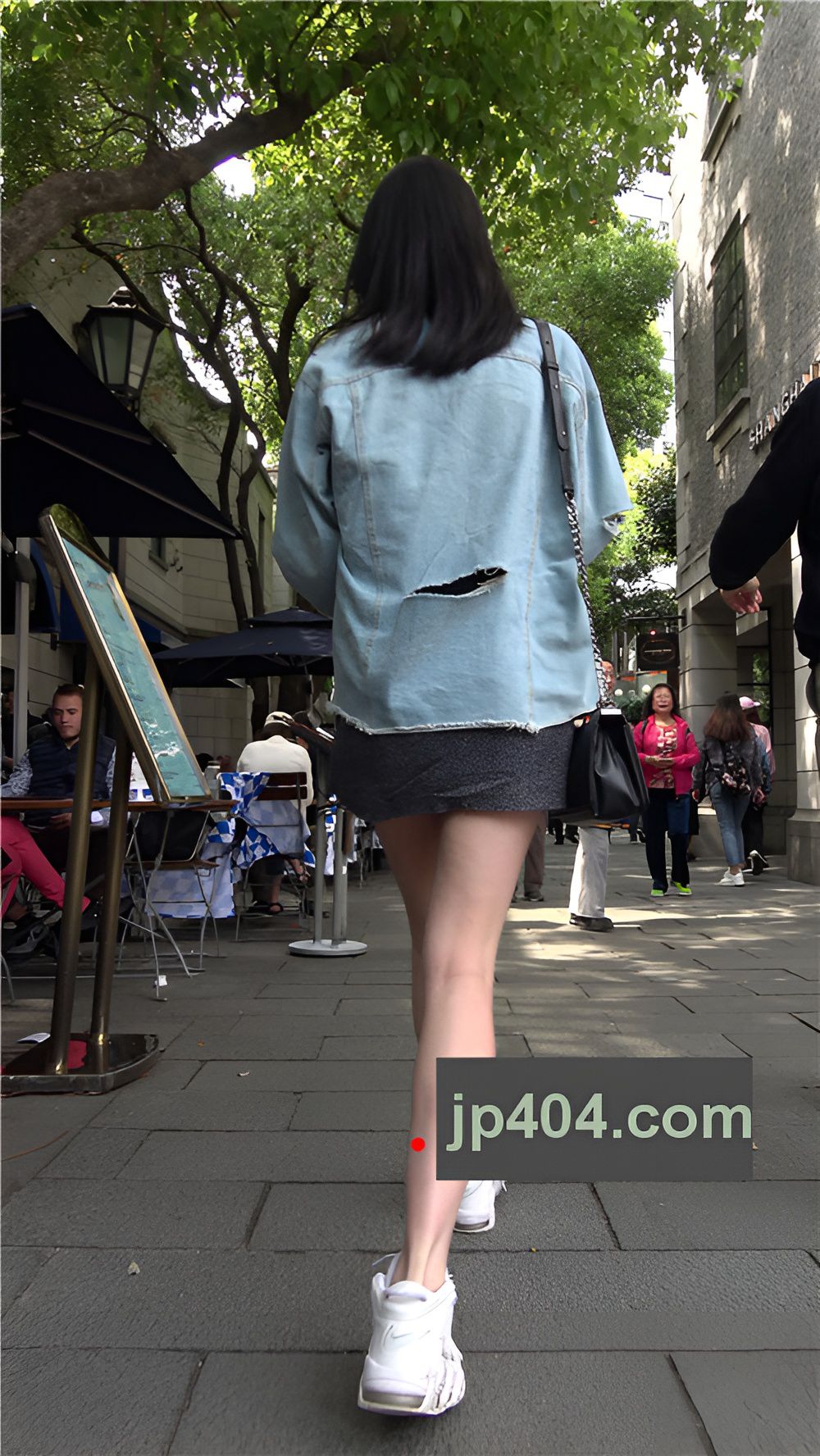 漂亮的裸腿美女[1.85G/MP4]