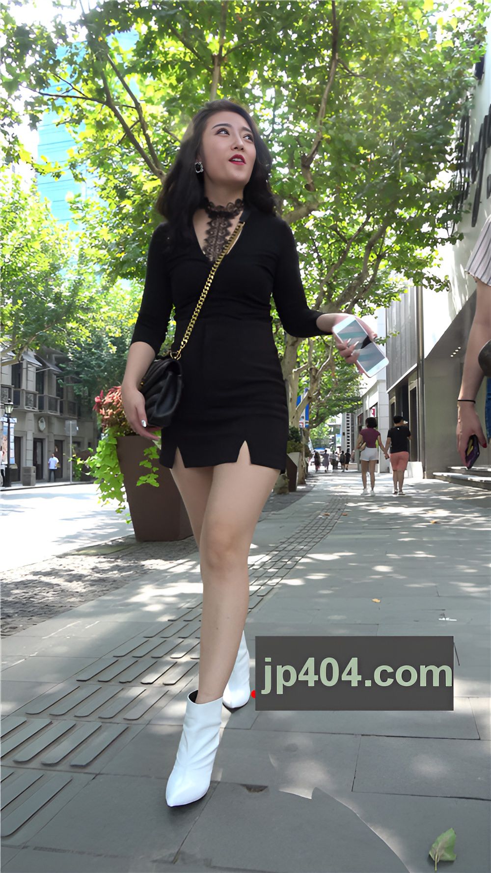 白色高跟黑短裙妹子[1.47G/MP4]