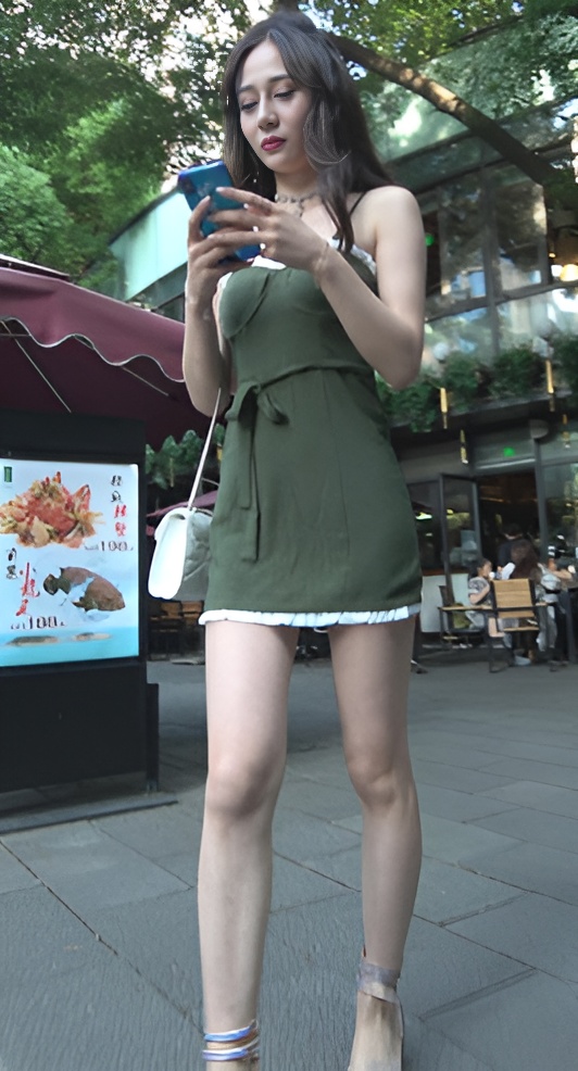 漂亮的吊带裙女孩 [959M/MP4]