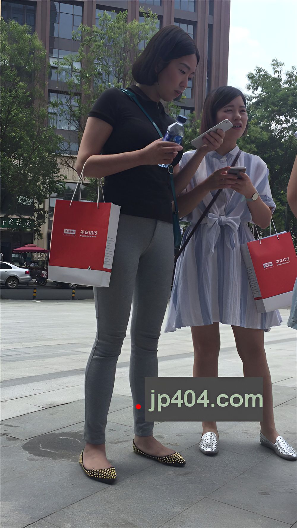 灰裤短发小姐姐[441M/MP4]