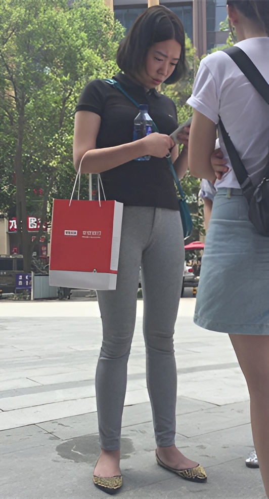 灰裤短发小姐姐[441M/MP4]