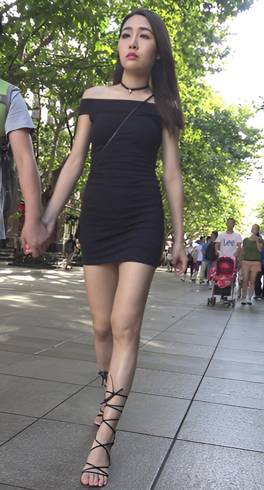 黑色连体裙小姐姐[2.1G/MP4]