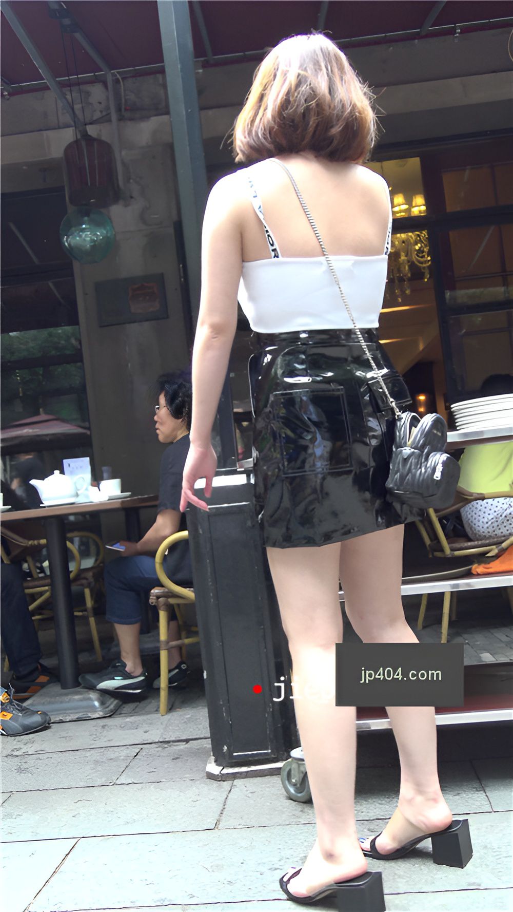 皮裙短发丰腴妹子[856M/MP4]