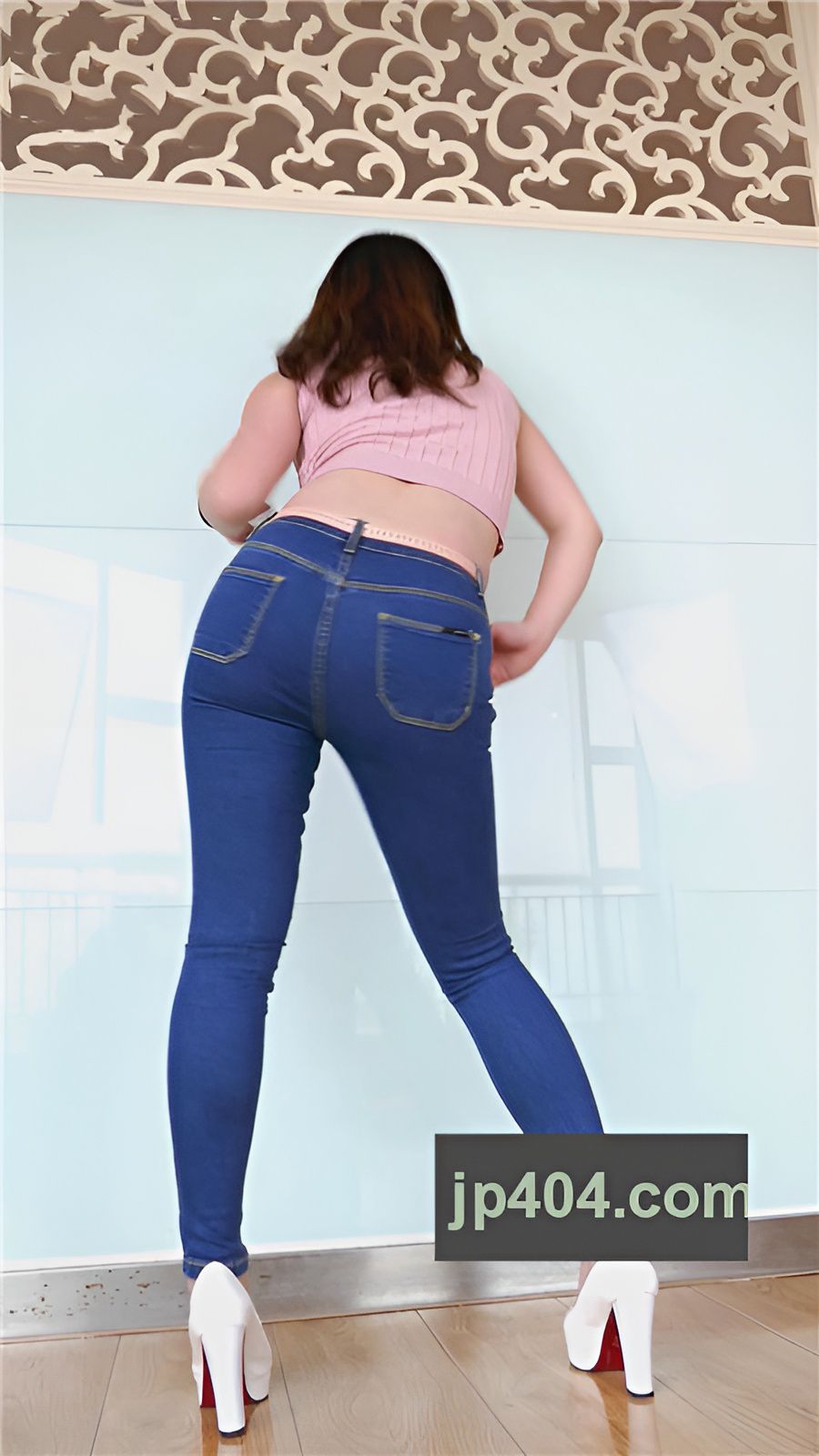 蓝色牛仔紧身裤[228M/MP4]