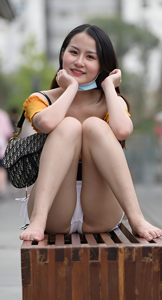 （视频）白色短裤月牙美女[8.69G/MP4]