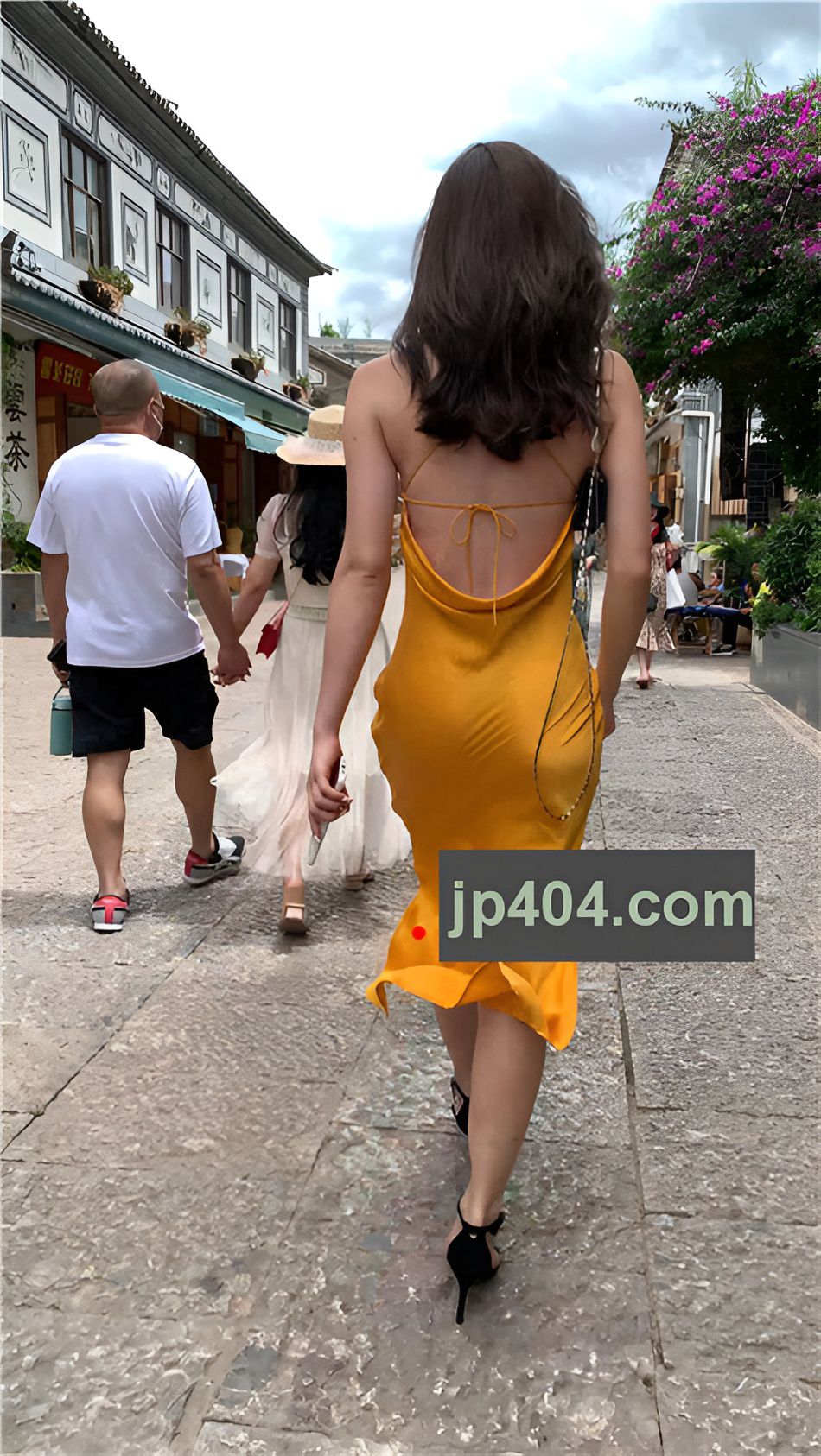 （视频）黄色包臀裙美女 [7.75G/MP4]