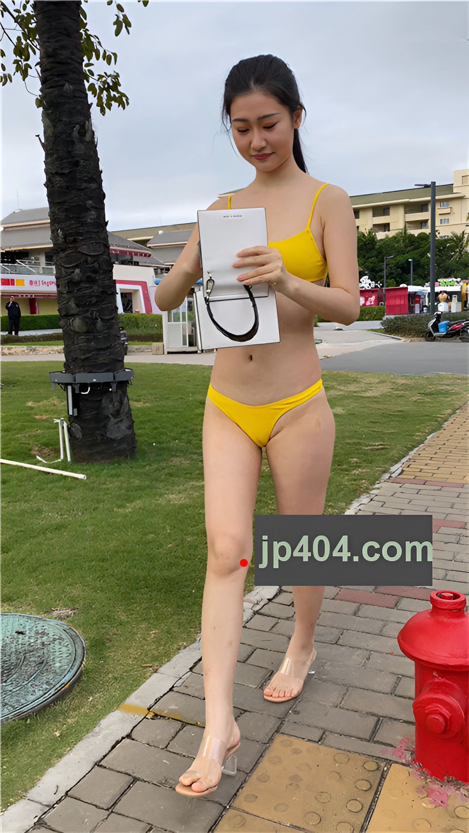 （视频）黄色泳装美女 [5.91G/MP4]