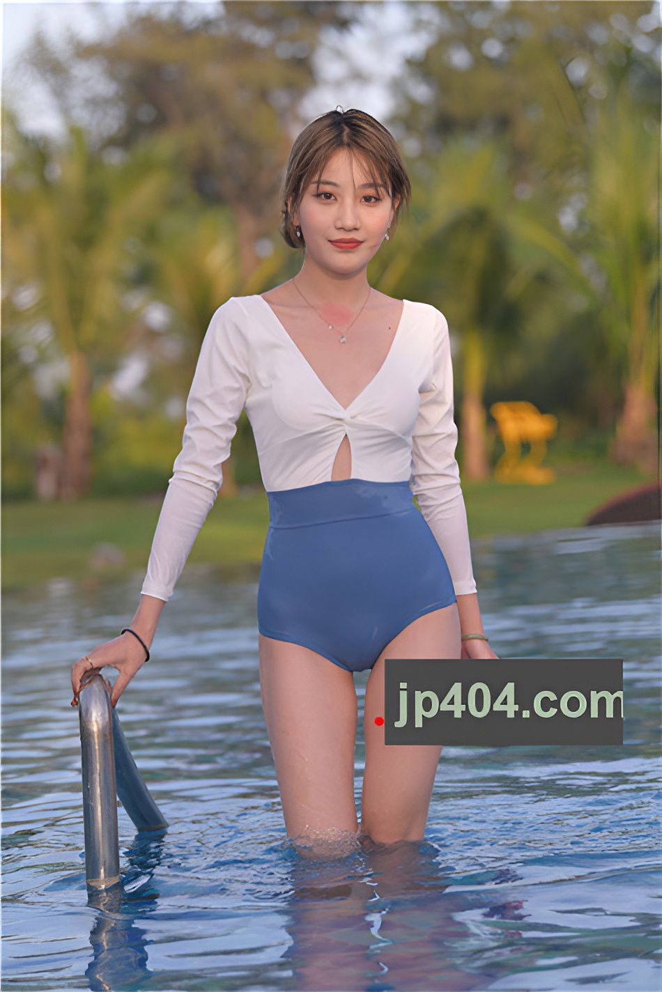 （套图二）蓝色泳装女孩(285P)[5.55G/JPG]