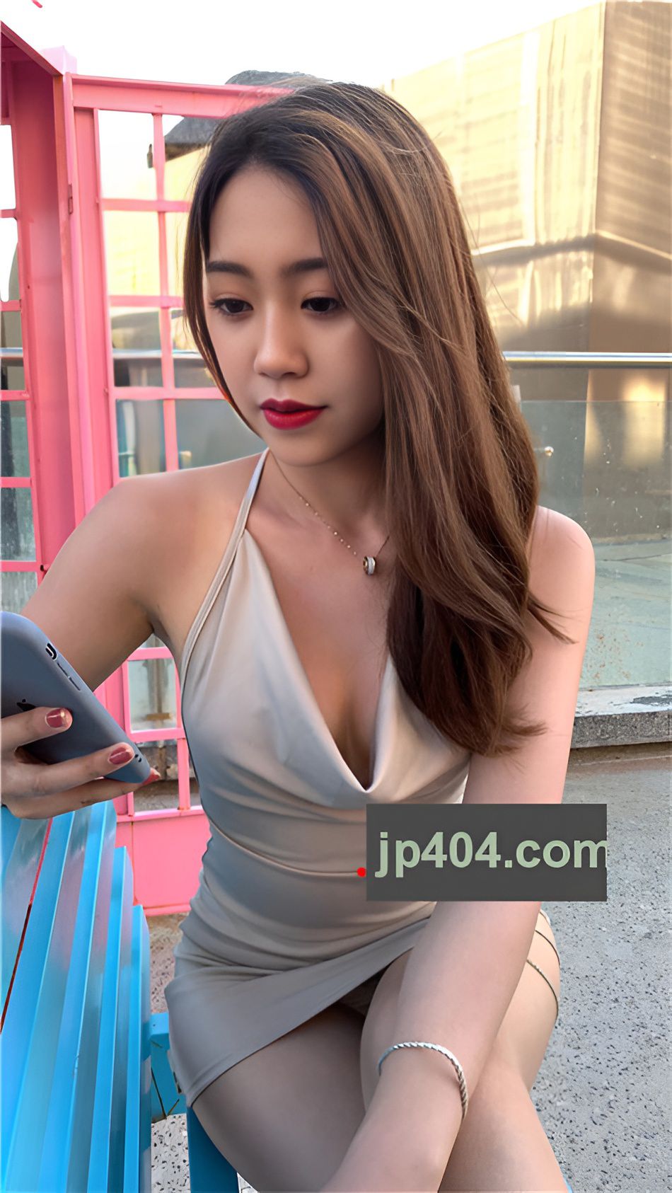 （视频）浅黄色包臀裙美女 [9.75G/MP4]