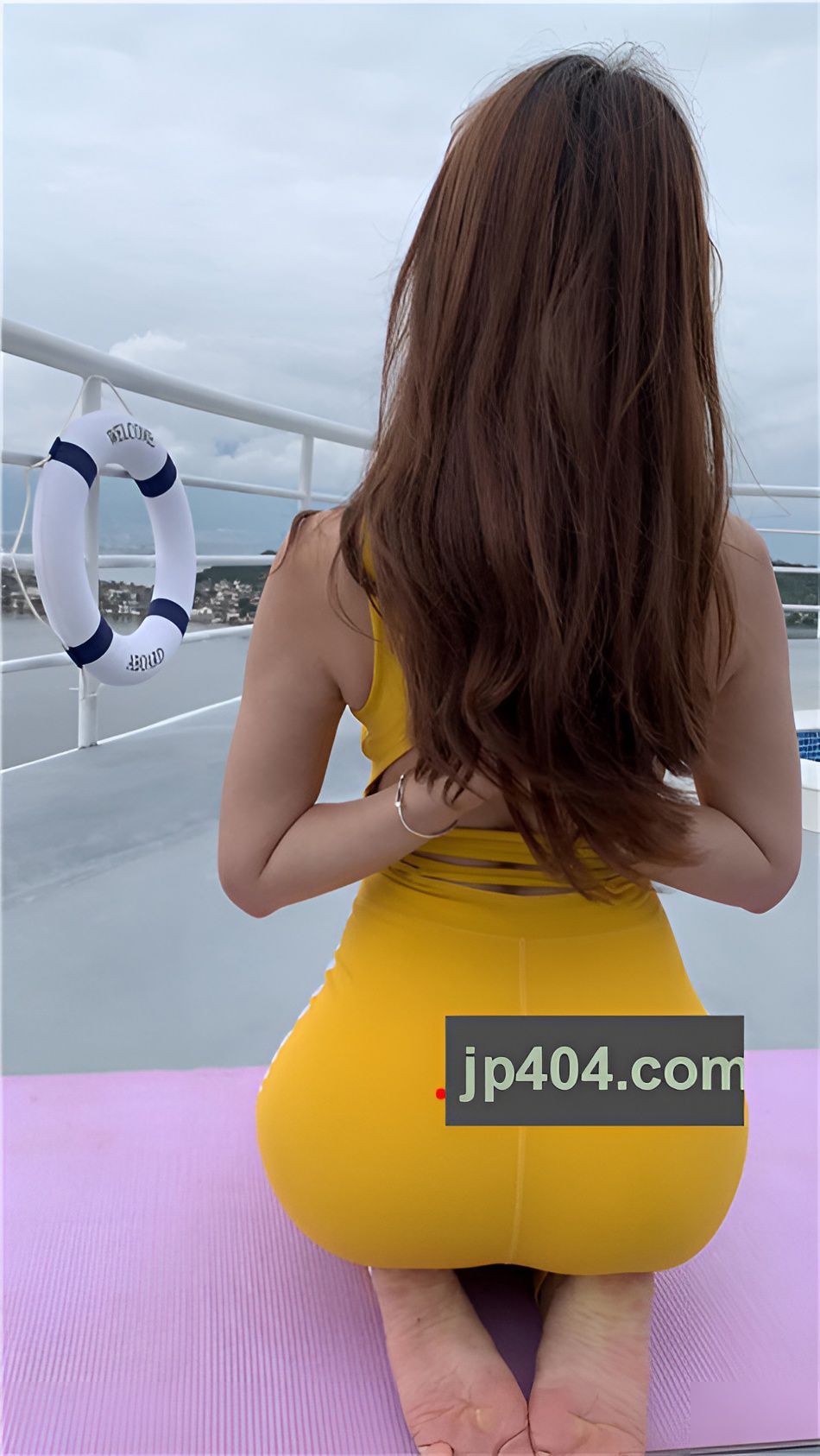 （视频二）黄色连体紧身裤美女 [4.22G/MP4]