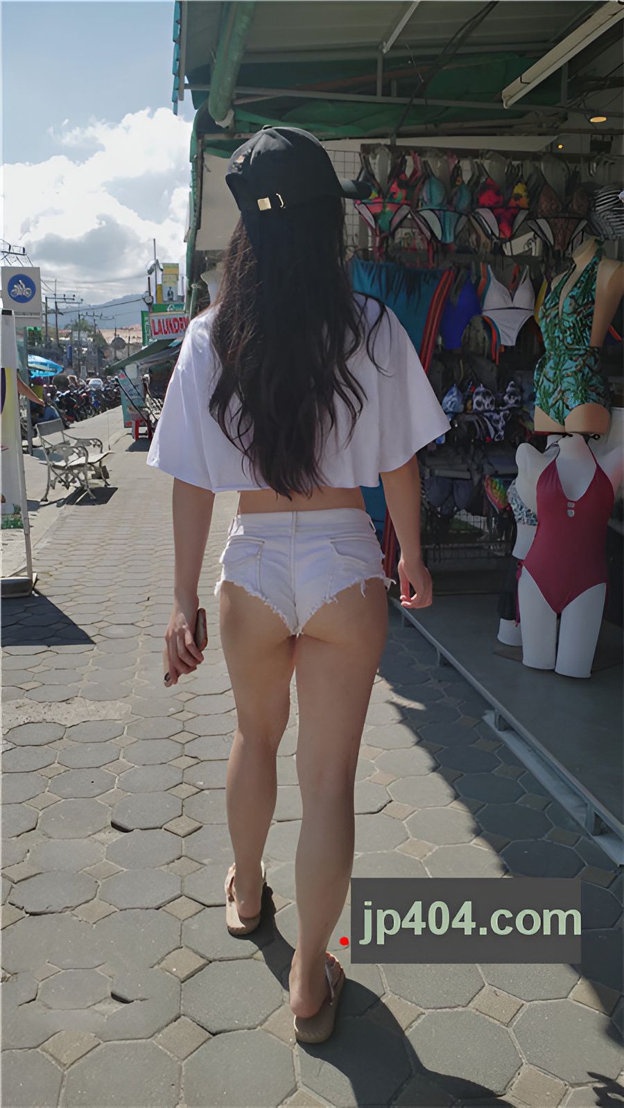 （视频）超短裤美女小姐姐[13.8G/MP4]