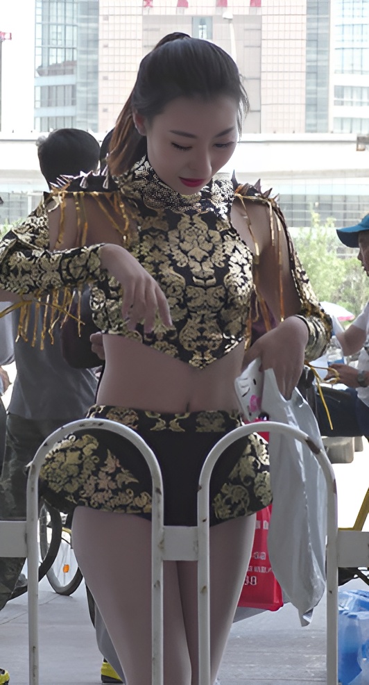 跳舞的漂亮小姐姐[530M/MP4]