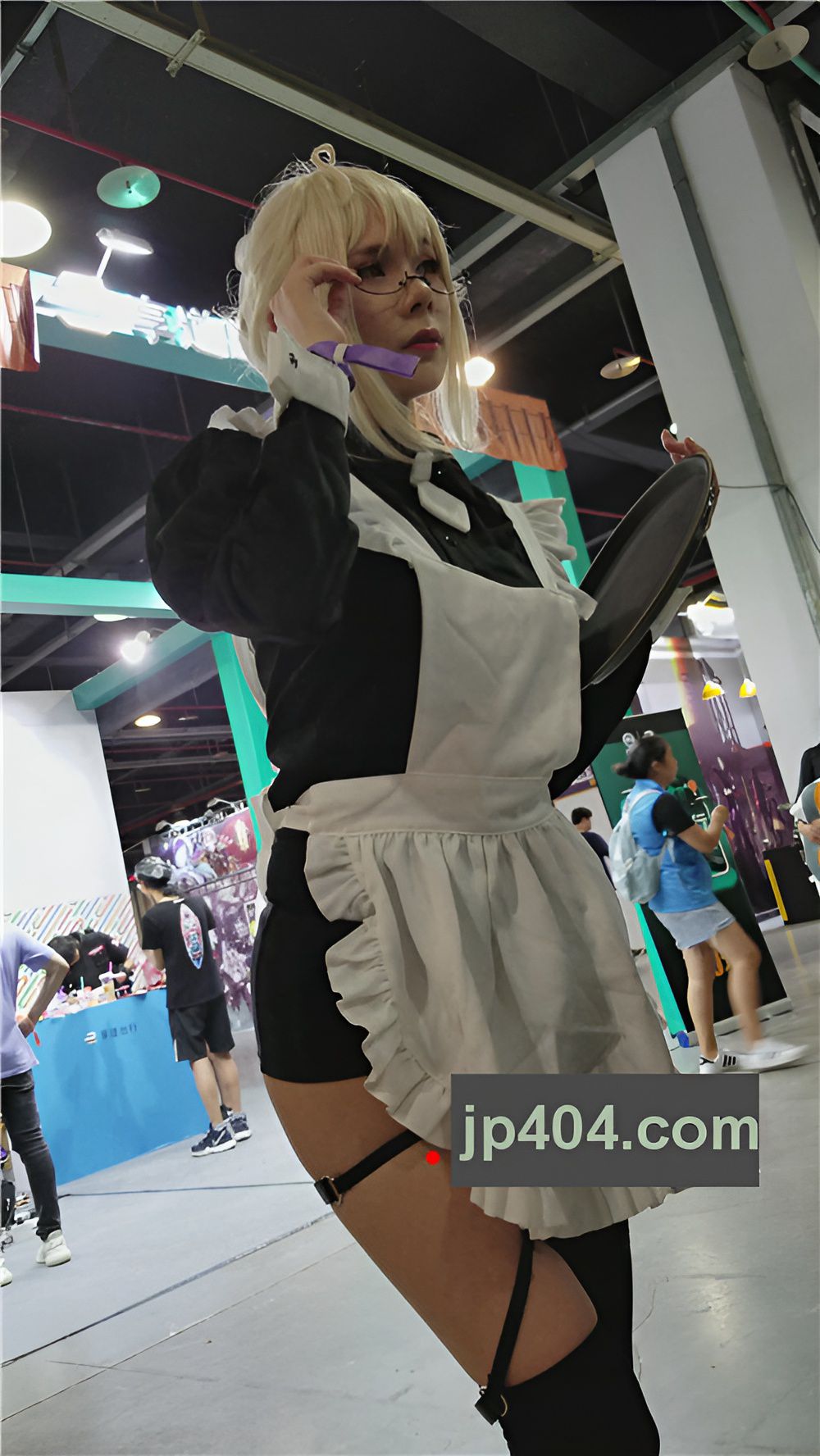 漂亮的coplay女仆小姐姐[667M/MP4]