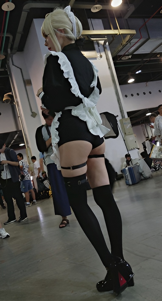 漂亮的coplay女仆小姐姐[667M/MP4]