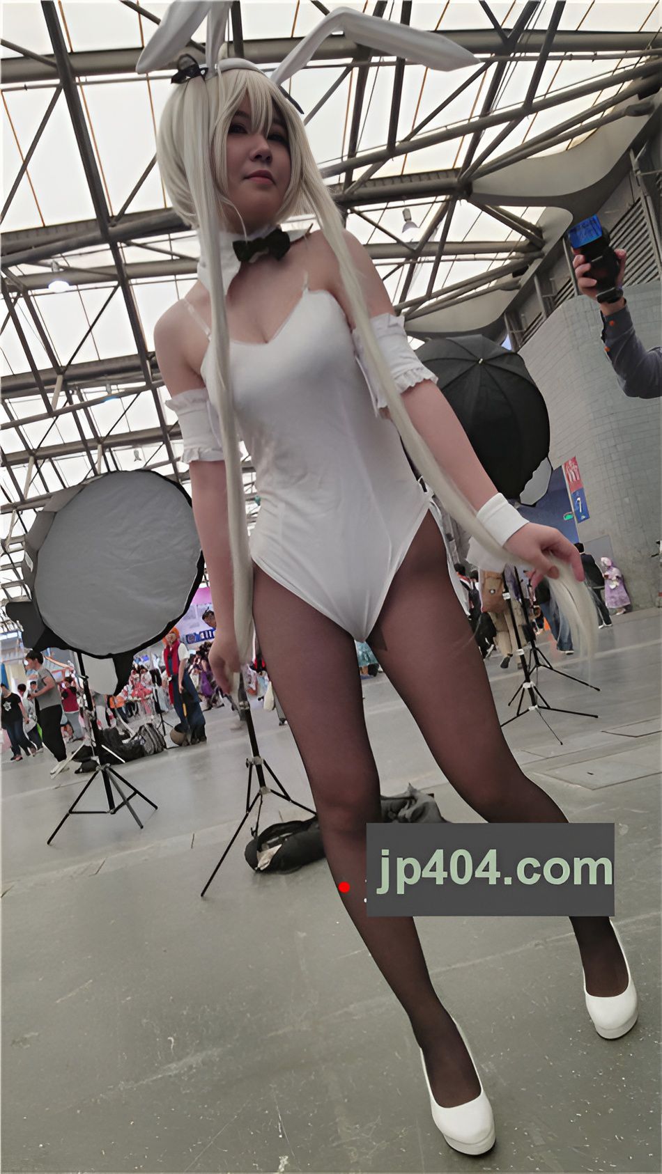 黑丝兔子coplay妹子[699M/MP4]