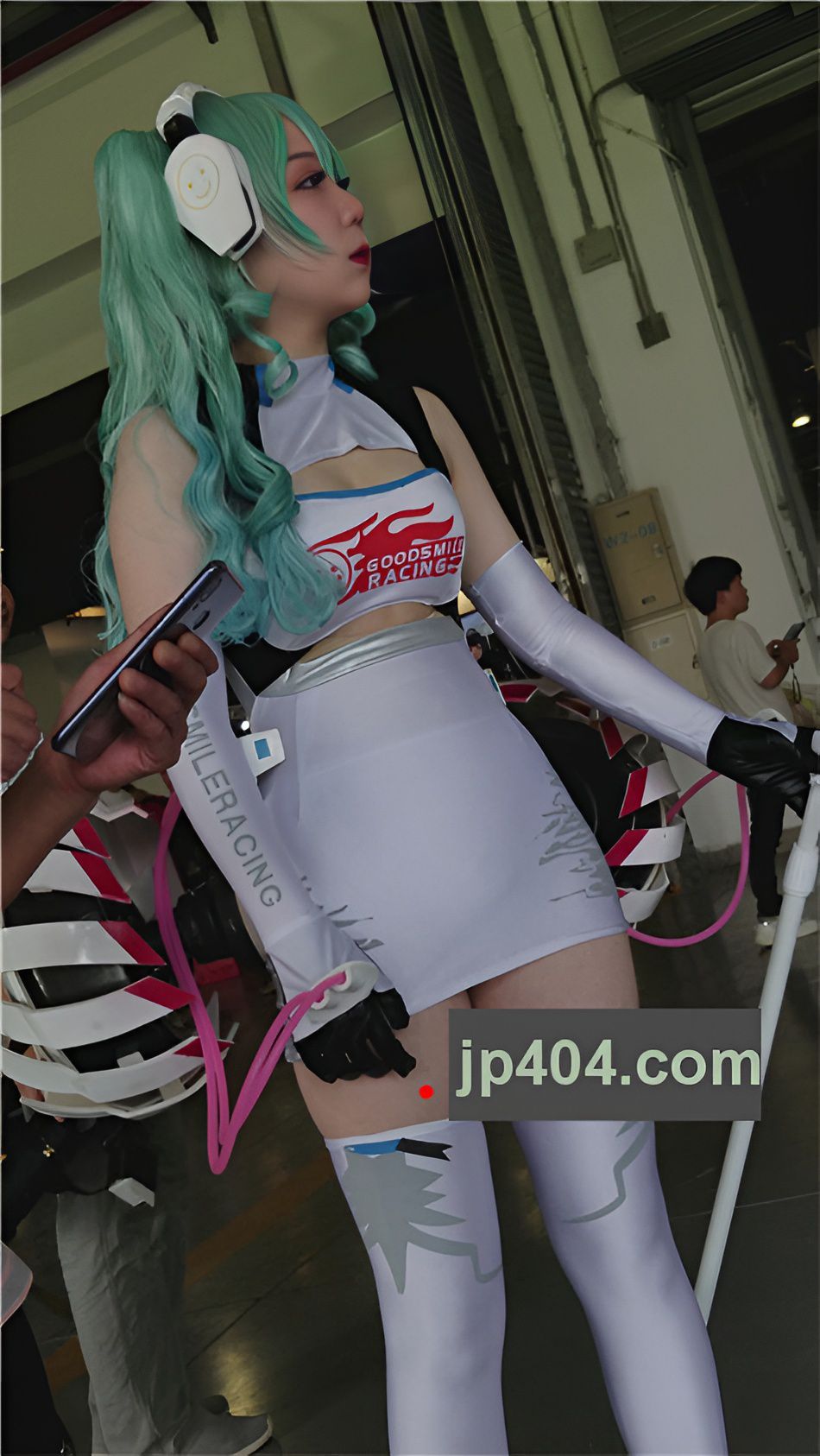 coplay白色包臀裙小姐姐[699M/MP4]