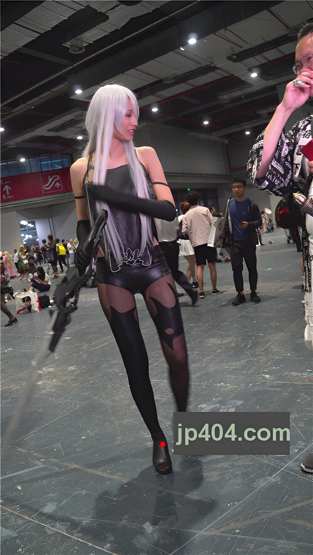 漂亮的黑丝coplay小姐姐[1.72G/MP4]