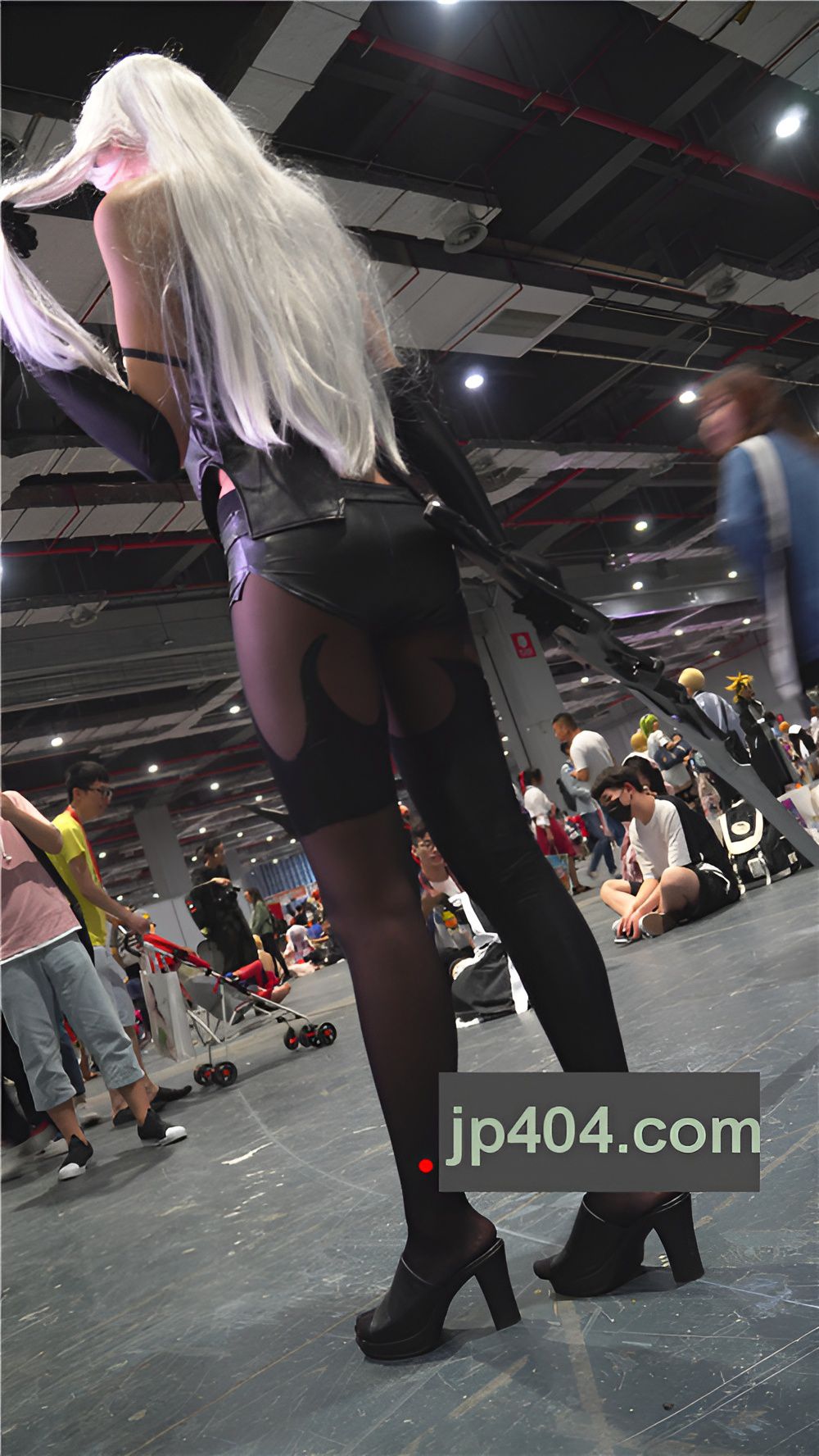 漂亮的黑丝coplay小姐姐[1.72G/MP4]