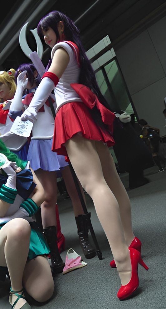 漂亮的肉丝coplay小姐姐[1.56G/MP4]