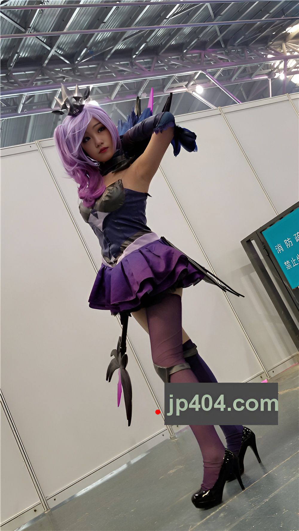 coplay街拍妹子[710M/MP4]