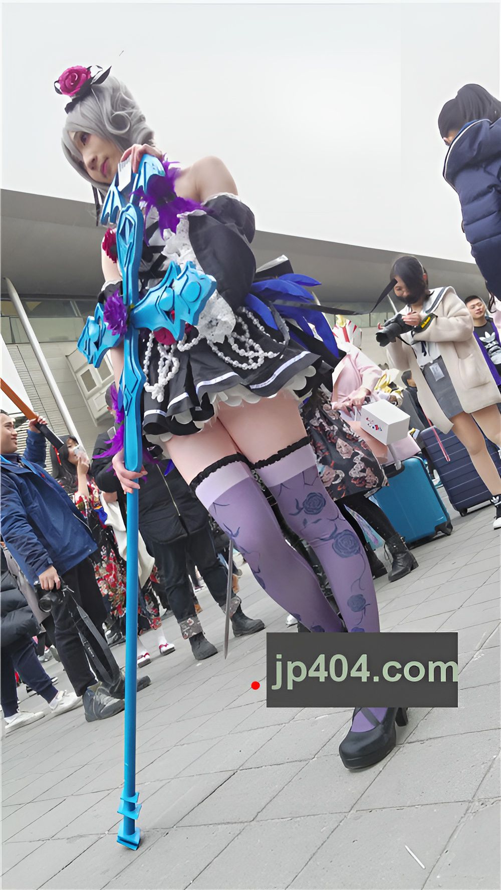 紫色高筒袜cosplay美眉[756M/MP4]