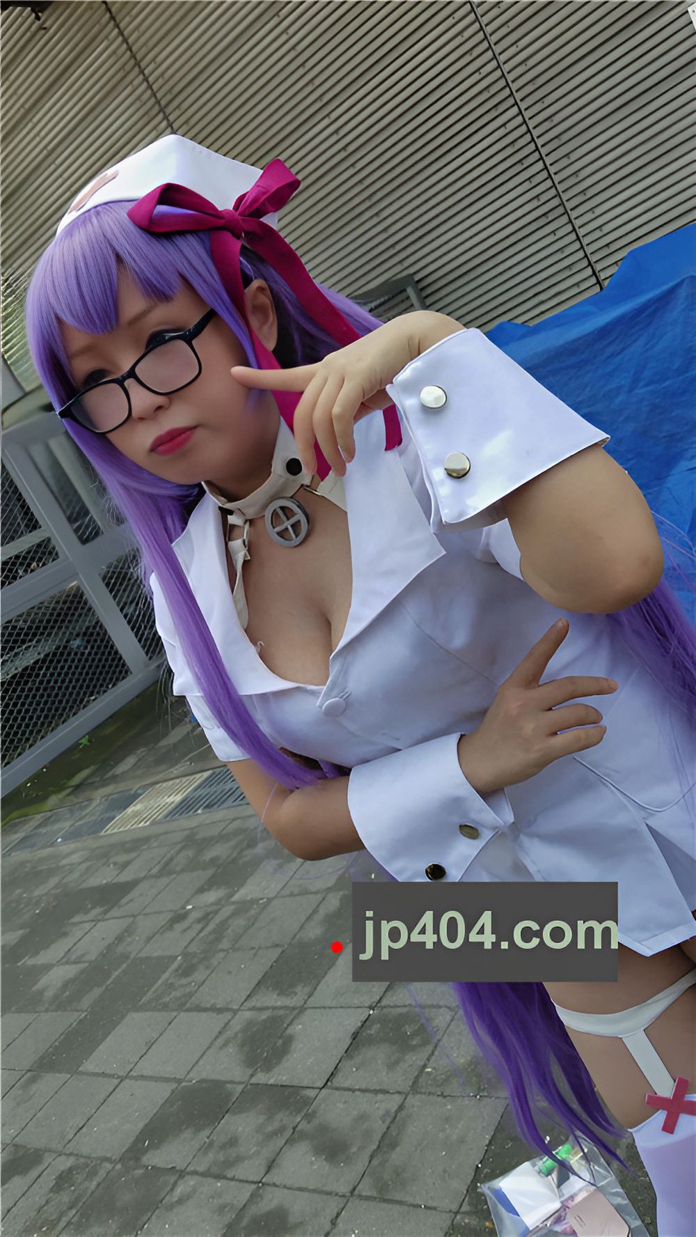 护士装紫色长发cosplay美女[395M/MP4]